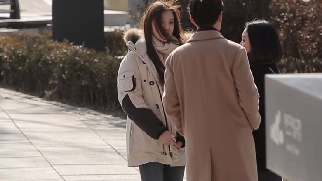 韓國女團(G)I-DLE成員雨綺出道前曾在街上常識對路人獻聲。圖／YouTube