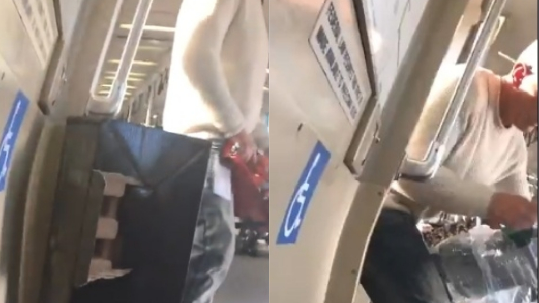 男子在捷運上揮舞電鋸。圖／翻攝自推特