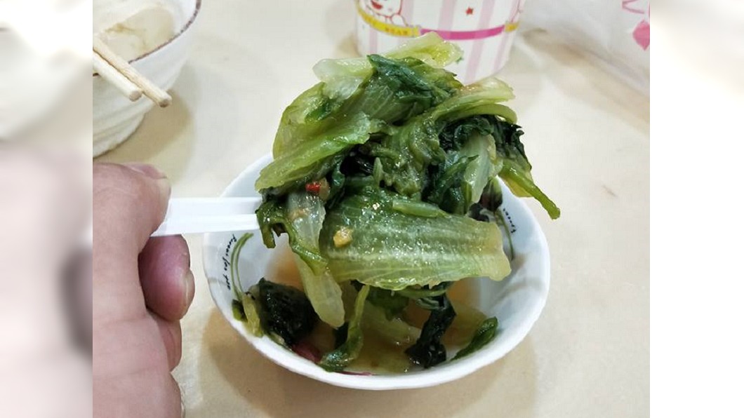 不少網友看到這份量後,也都覺得太少了。圖/翻攝自爆怨公社臉書