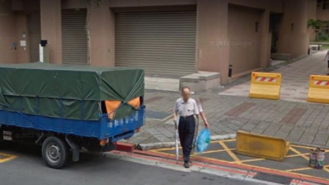 網友用Google map街景找到爺爺。圖／翻攝自爆廢公社