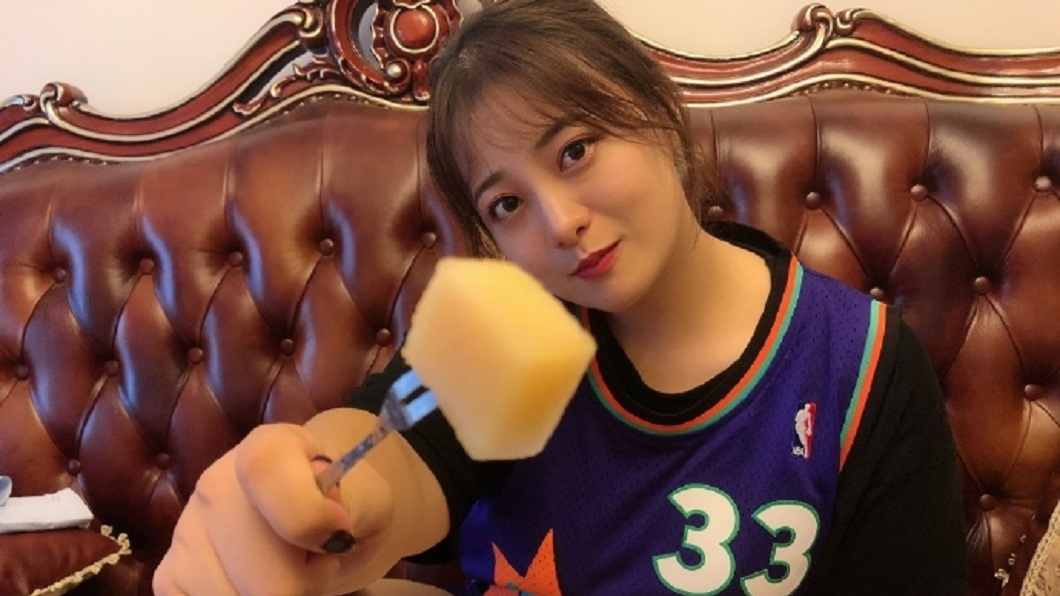 對此這名正妹網友坦承自己的確是肉肉女。(圖/翻攝自微博)