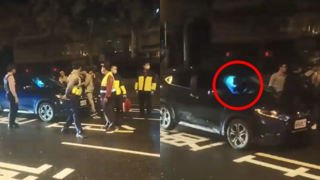 徐男仍疑似怕被打還戴著安全帽。圖/翻攝自臉書