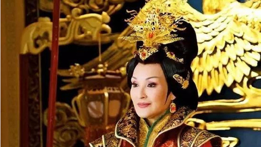 儘管螢幕形象霸氣,但陳莎莉的婚姻路卻走得不是非常順遂。(圖/翻攝自微博)
