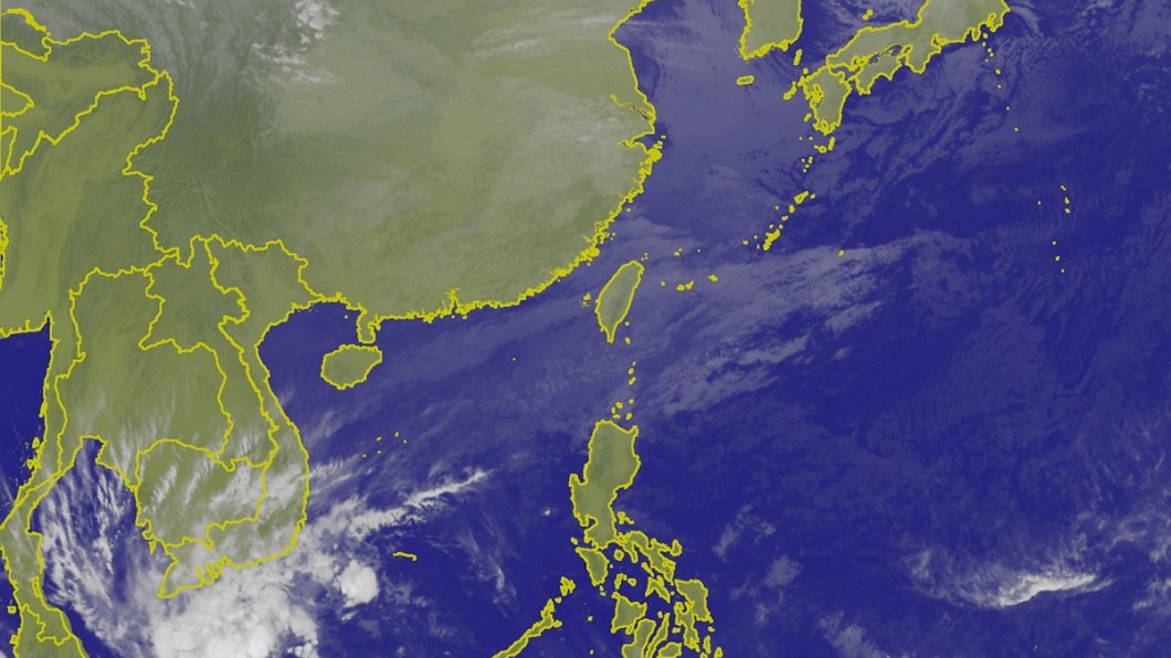 受到南方雲系及東北季風的影響下，明(3日)北部、東部地區仍會降雨。圖／中央氣象局