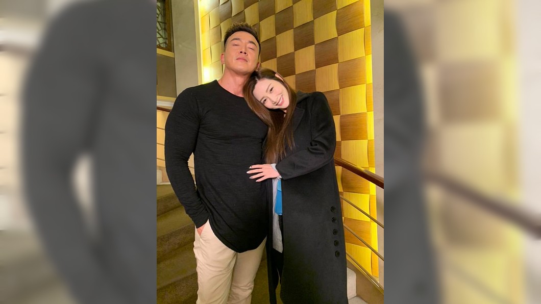 曾莞婷分享自己和李沛旭的親密靠頭照。(圖/翻攝自曾莞婷臉書)