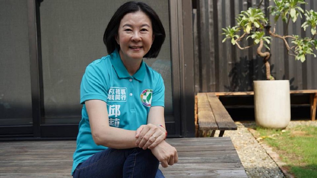 角逐台南市議長失利的邱莉莉。(圖/翻攝自邱莉莉臉書)