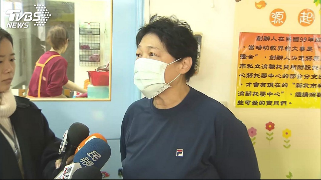托嬰中心出面受訪時否認虐童,甚至態度十分強硬。(圖/TVBS)