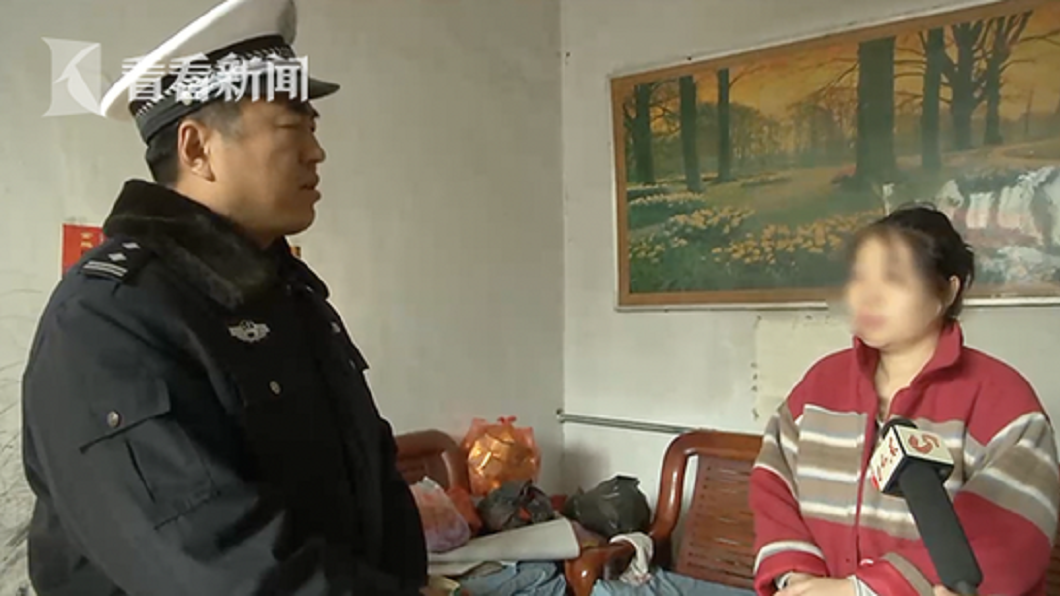 事後一名女子到案坦承人是她撞的,但警方追查發現肇事者是她的丈夫。(圖/翻攝自看看新聞)