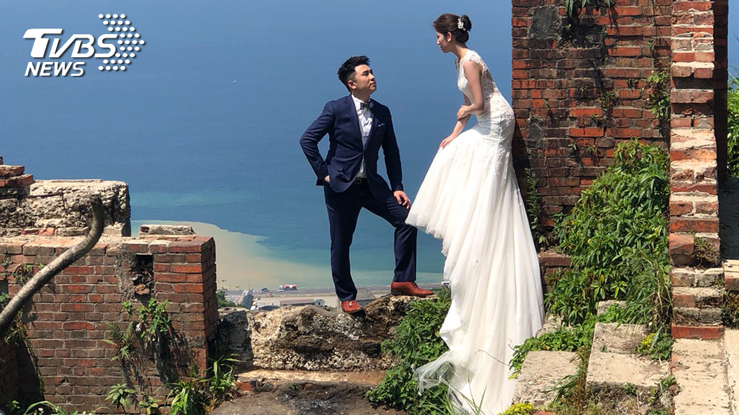 體育主播藍于洺,婚紗照風格喜歡親近大自然 。(圖/TVBS)