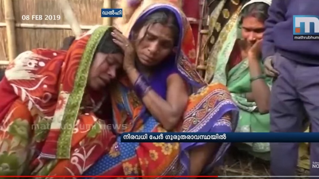 死者家屬崩潰痛哭。圖/翻攝自「Mathrubhumi News」YouTube