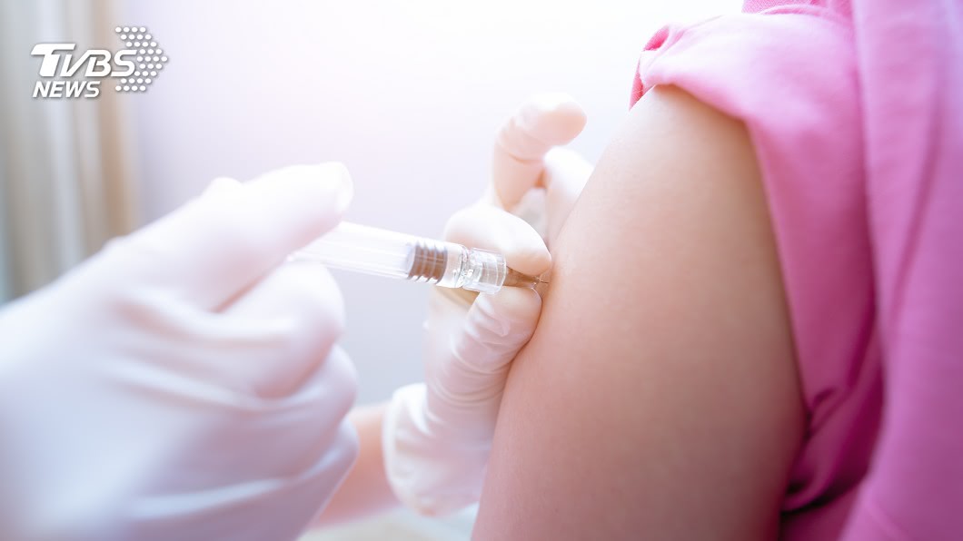 疾管署再次呼籲，麻疹傳染力強，一般民眾近期如計劃出國，可就醫諮詢評估是否需要自費接種MMR疫苗。圖／TVBS