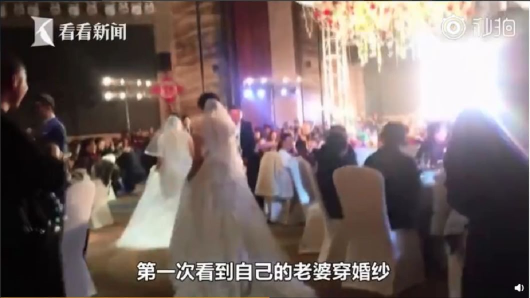 原來新人偷偷準備了一份大禮,要讓彼此的母親也穿上婚紗,一圓當年的夢想。(圖/翻攝自看看新聞)