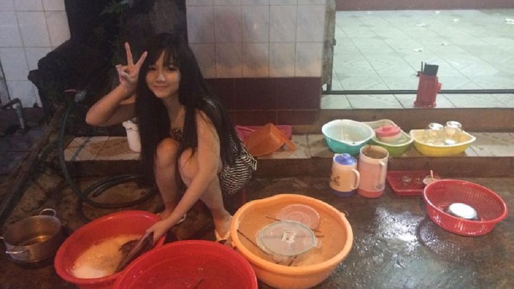 Nguyễn Yến當年以洗碗照意外爆紅。圖／翻攝自Nguyễn Yến臉書