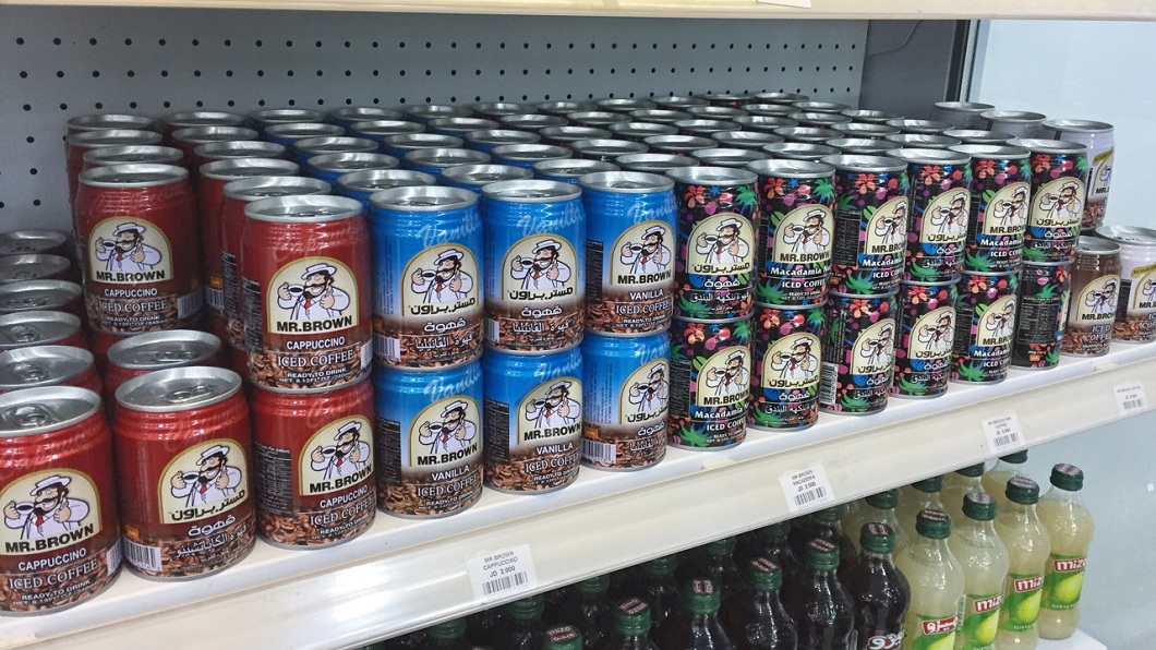 伯朗咖啡是台灣知名的本土品牌飲料,沒想到有網友發現它在國外熱銷。(圖/翻攝自PTT)