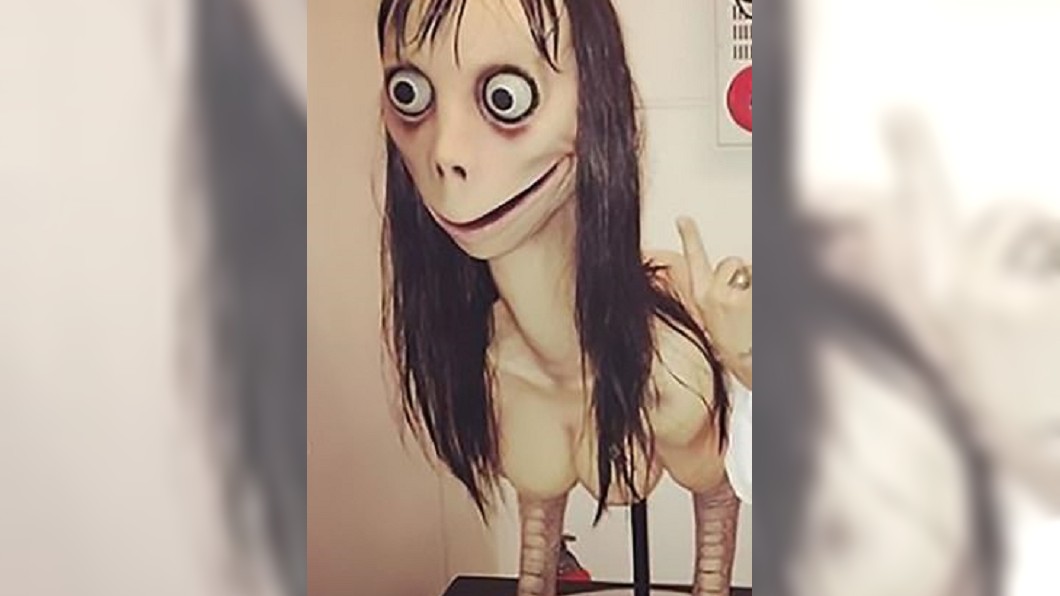「Momo」雕像最初在日本銀座1場展覽展出。圖/翻攝自每日郵報