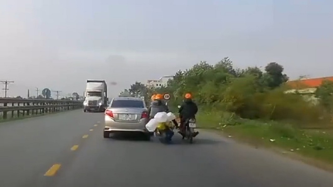 圖/翻攝臉書《八卦村- 車紀錄器影片上傳中心》
