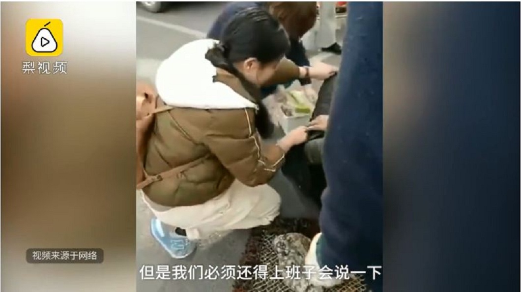 女大生救人事蹟在網路上流傳,她求職的醫院院長得知此事後,決定直接免試錄取。(圖/翻攝自梨視頻)