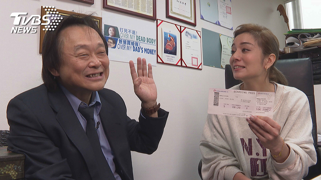 TVBS全新原創網路節目《不推怎麼行》第二集大來賓是台北市議員王世堅 ,右為主持人莎莎。圖/TVBS