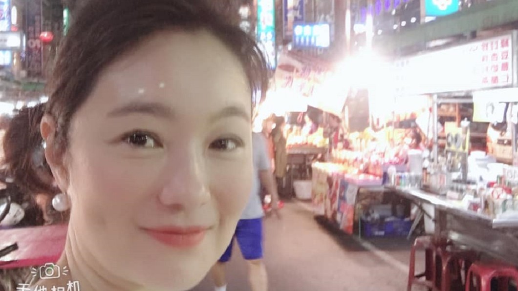 張瑞竹前往六合夜市。(圖/翻攝自張瑞竹臉書)