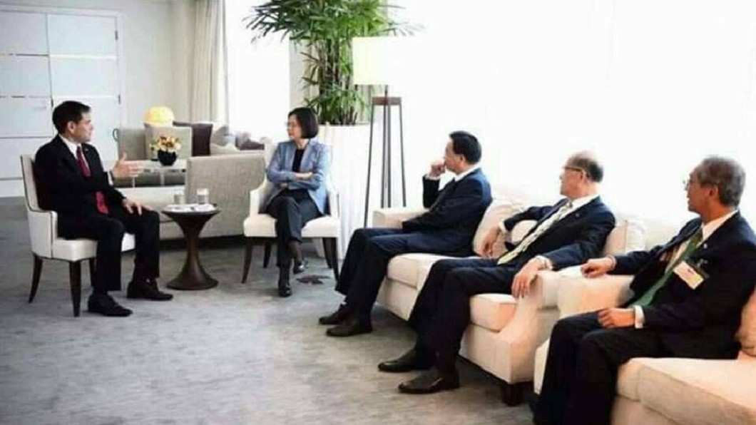 蔡英文接見美國參議員盧比歐。圖/翻攝自葉毓蘭臉書