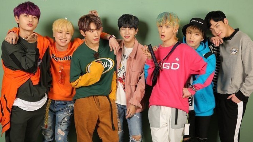 南韓新出道的7人男子團體「MustB」。圖／翻攝自Twitter 