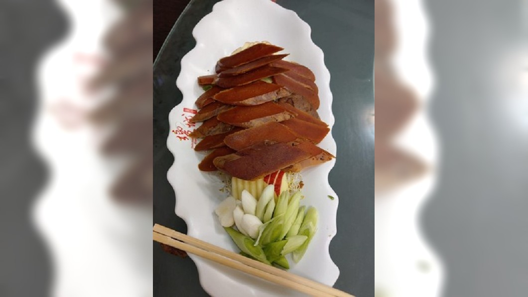朱學恒更新第二道菜色為烏魚子。圖/翻攝自臉書「朱學恒的阿宅萬事通事務所」