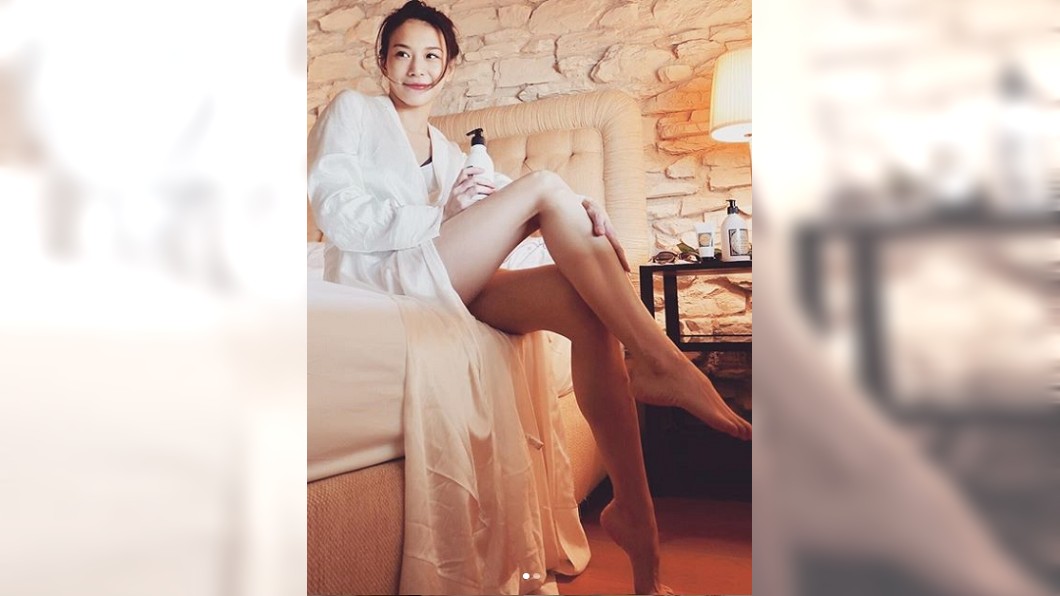 艾莉絲的美腿又長又勻稱。圖/翻攝iris_1221_lily IG