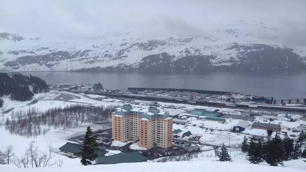 這個小鎮一到冬天就遭白雪覆蓋。(圖/翻攝自微博)