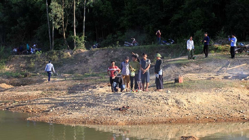 越南國中生河邊玩水，釀成5人死亡悲劇　圖／翻攝自vietnam.net