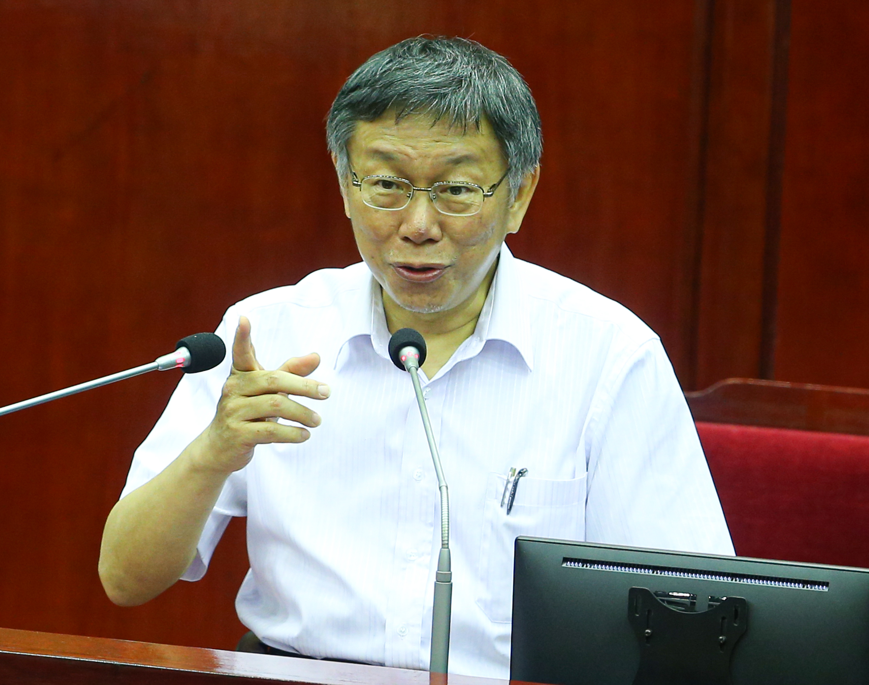 台北市長柯文哲今自爆內部民調，表示1對1贏韓國瑜很多。示意圖／中央社