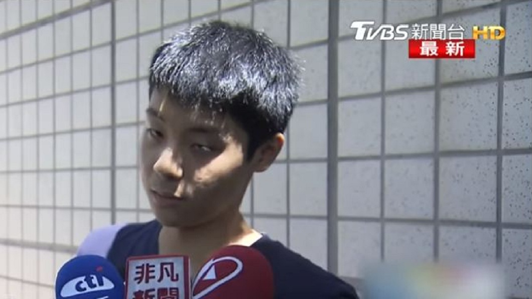 事後男同學接受訪問發表看法。(圖/TVBS)