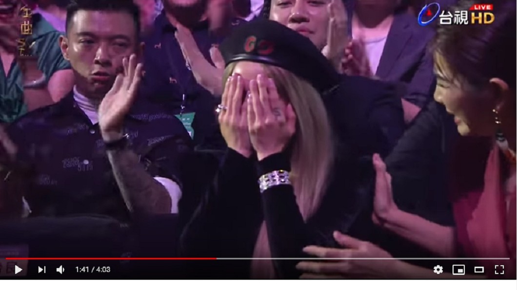 蔡依林聽到頒獎人瑪莎唸出自己名字,相當激動。圖/翻攝2019 GMA 金曲獎頒獎典禮暨國際音樂節YouTube