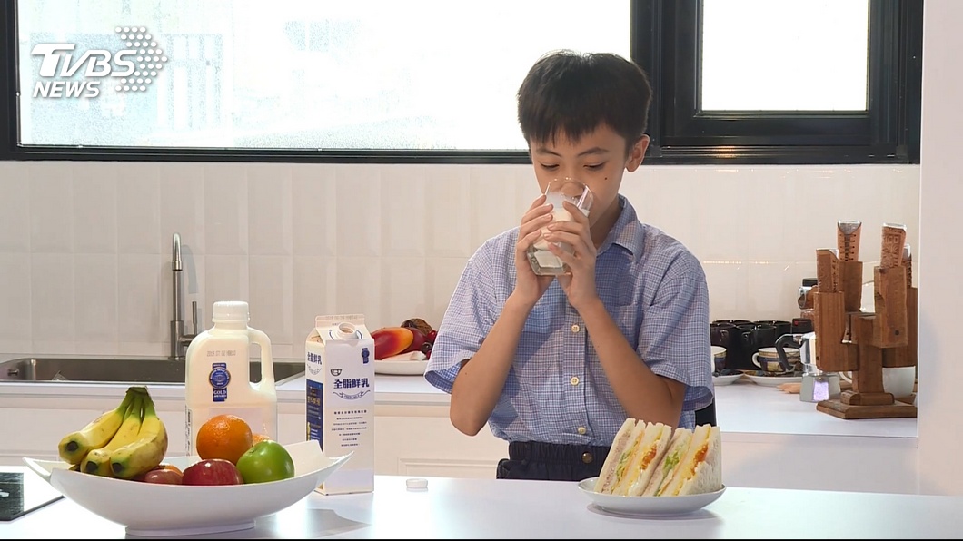 圖／TVBS 成長不放暑假　補充鮮奶少吃垃圾食物