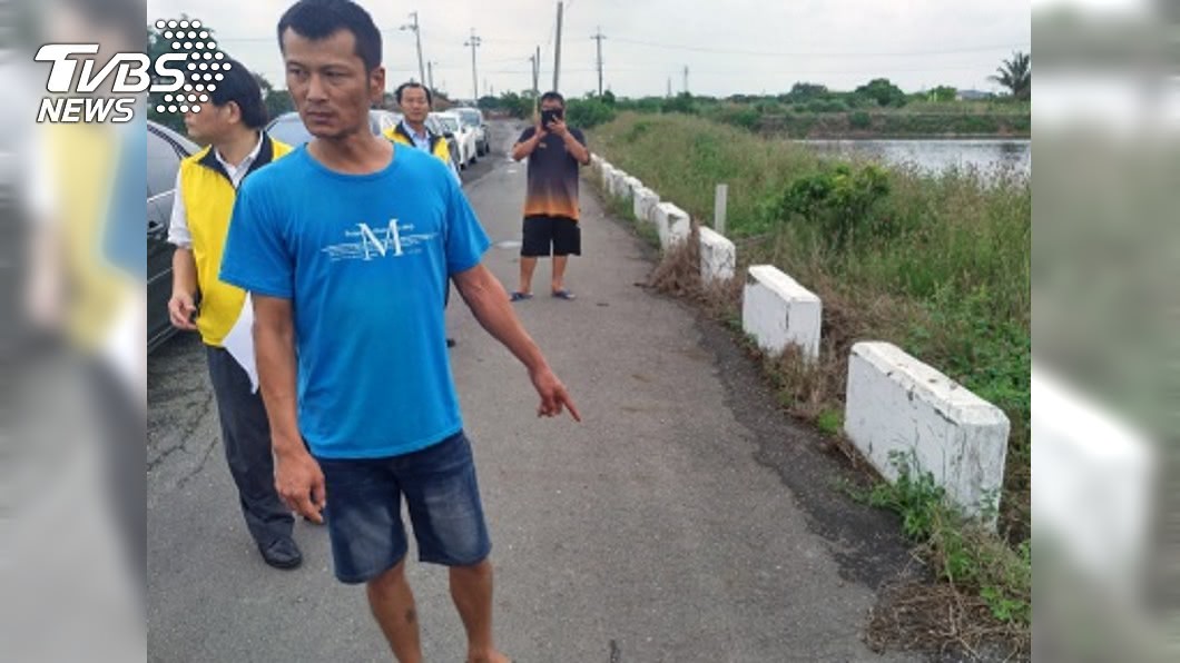 附近居民也指出,事發地點附近的流浪狗很多,也有民眾會去餵狗。圖/中央社