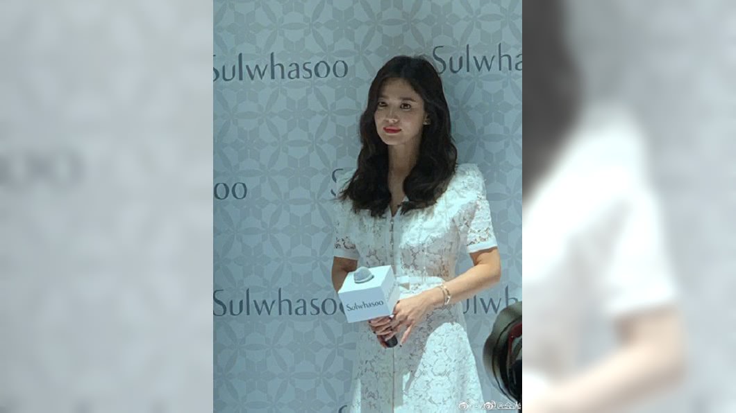 7月6日宋慧喬赴大陸出席代言活動,是婚變消息曝光後首度公開亮相。圖/翻攝自微博