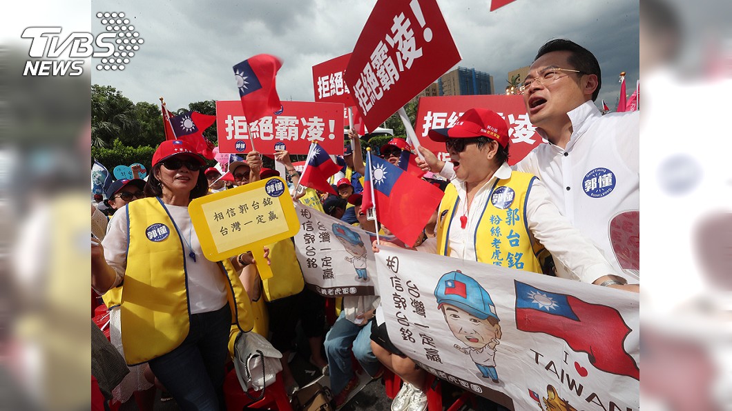 國民黨反鳥籠公投現場。圖/中央社