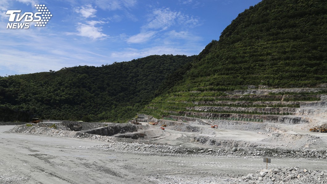 亞泥宣布將針對花蓮新城山礦場一案，與玻士岸部落族人共同協商，估計流程約耗時半年至1年。（圖／中央社）