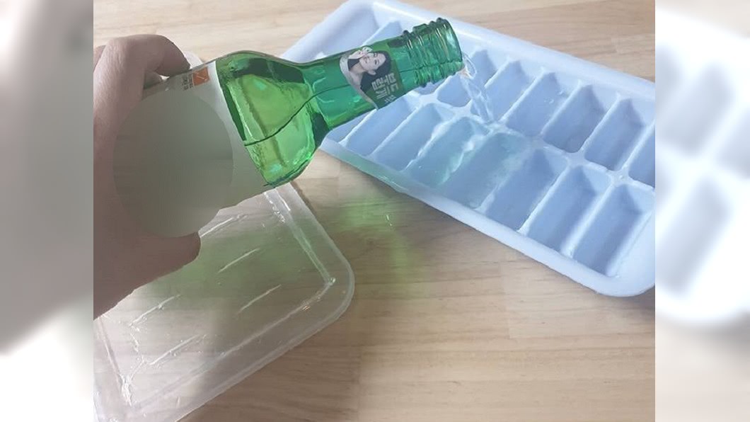 燒酒冰塊的搭配在網路上瘋傳。圖/翻攝自Gabie IG