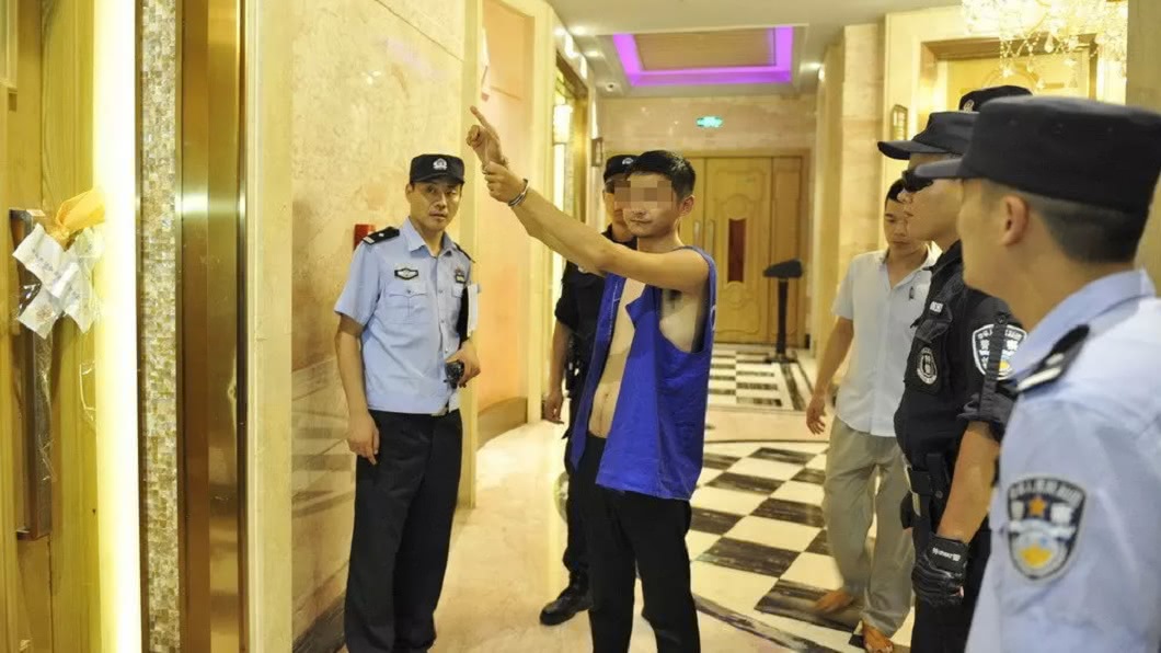 警方循線逮捕5名涉案男子。(圖/翻攝自陸網)
