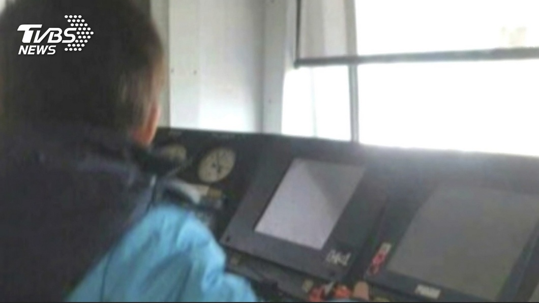 圖/TVBS 罔顧安全 台鐵女車長帶兒進列車駕駛艙