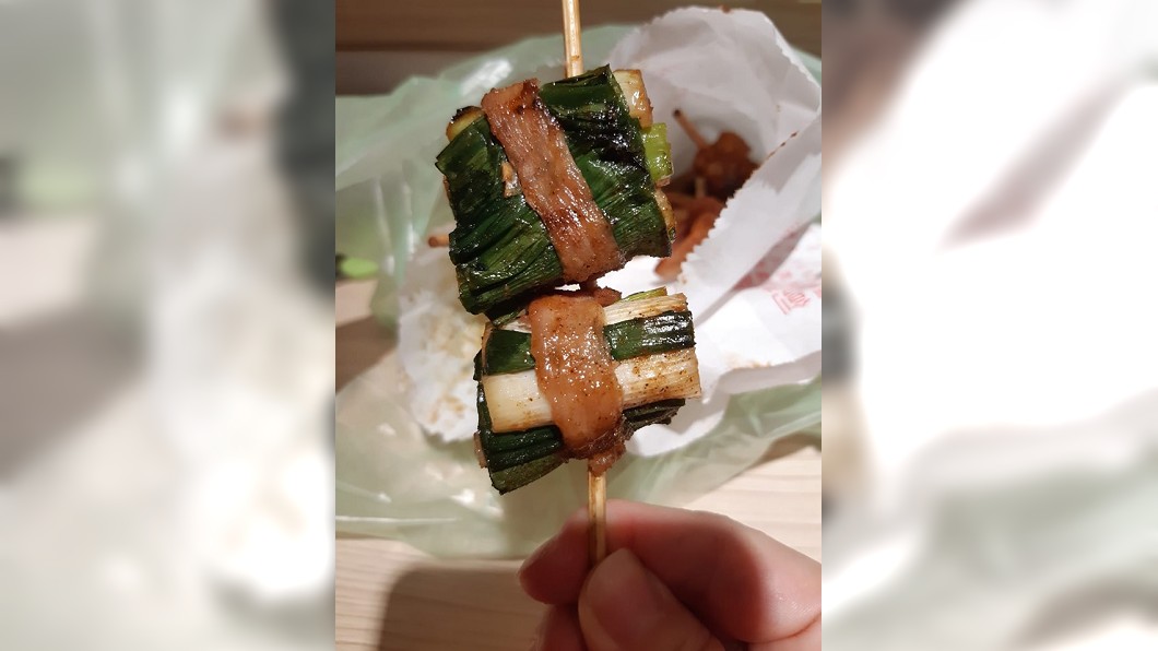 蔥肉串只有一點點肉。圖/翻攝自爆怨公社臉書