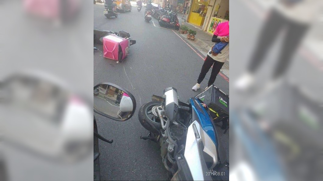 之前也能發生2間外送員車禍。圖/翻攝爆廢公社臉書