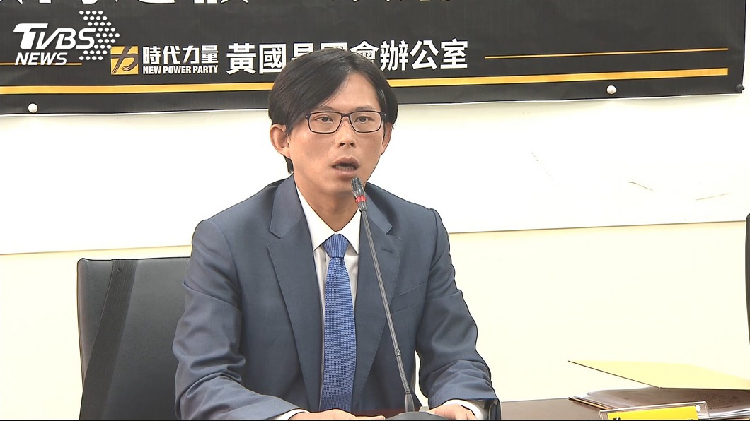 如果時代力推出黃國昌參戰,議員分析會增加韓國瑜當選機率。 圖/TVBS