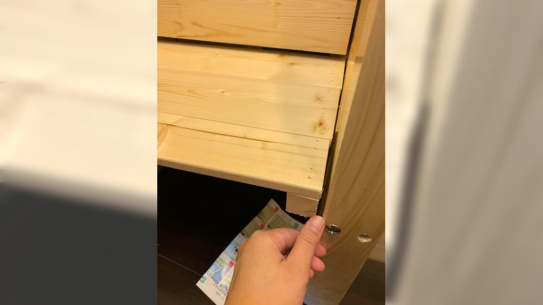 商品瑕疵導致安裝困難。圖/翻攝淘寶。好貨分享。團購一起買。臉書