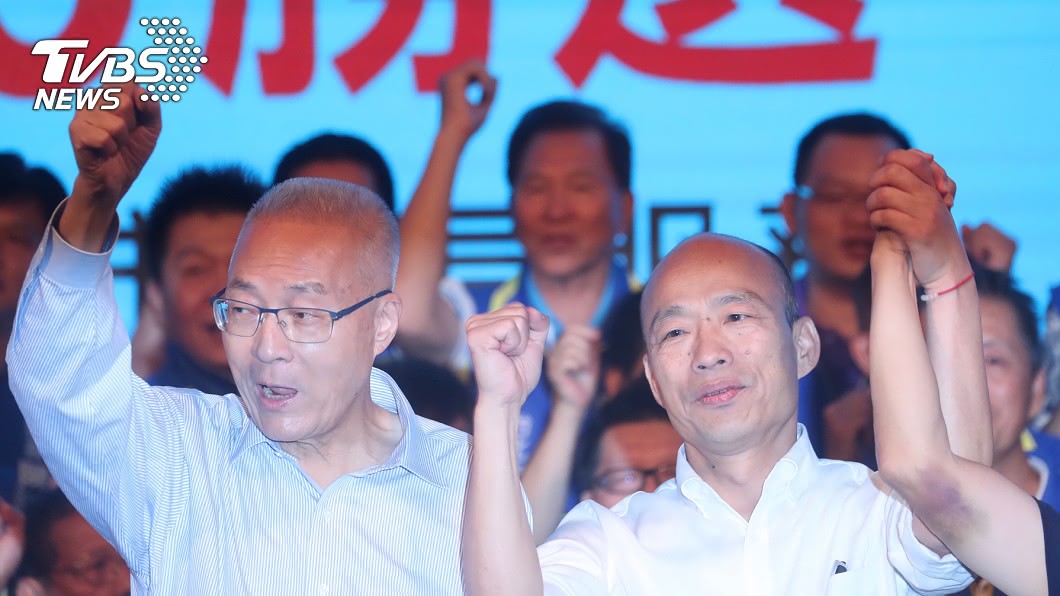 國民黨主席吳敦義(左)、國民黨總統參選人韓國瑜(右)。圖／中央社