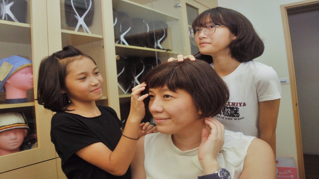 乳癌患者嘉美 捐贈3年蓄髮供癌友製作假髮