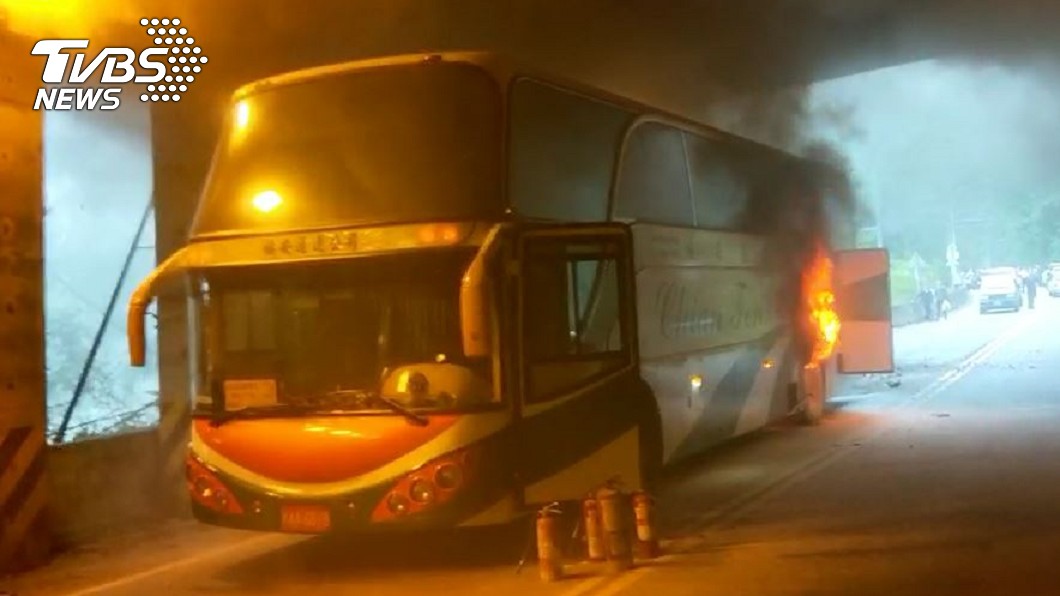 嘉義阿里山公路隧道今(20日)傳出火燒車事故。圖／TVBS