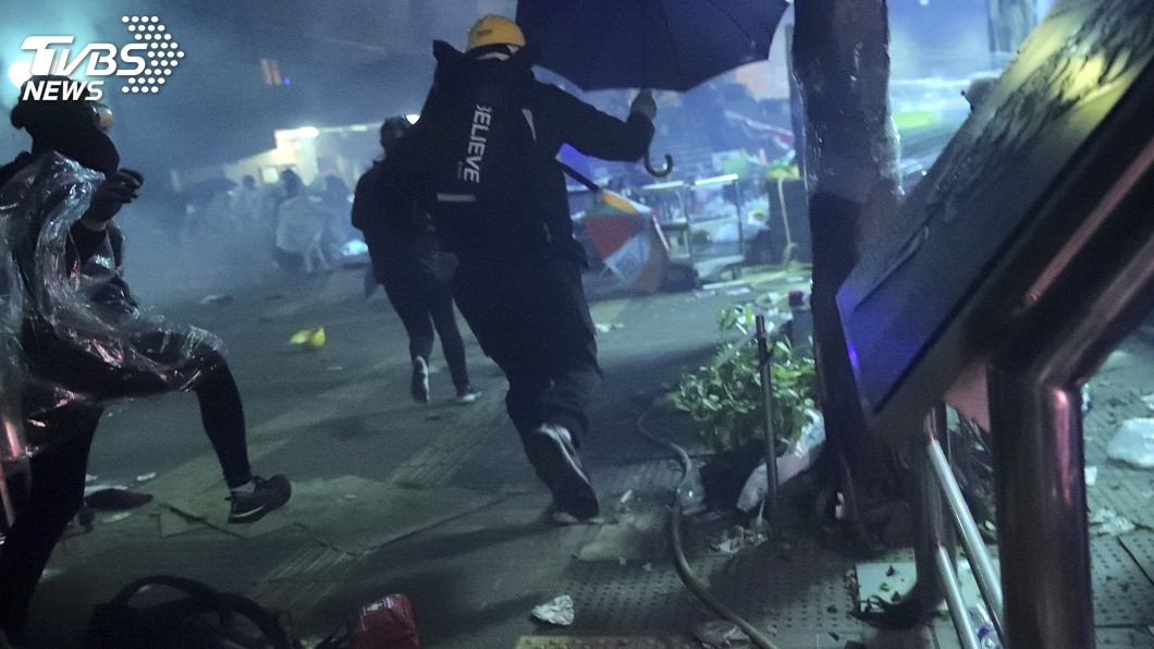 圖／達志影像美聯社 香港理大校長錄影籲示威者自首　稱曾想親赴現場