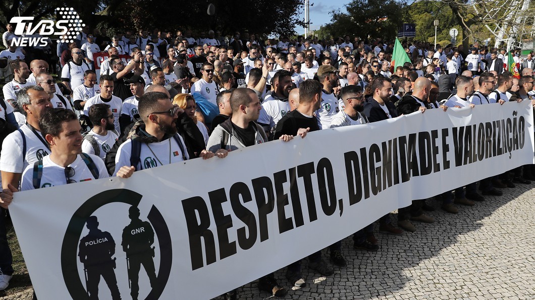 圖／達志影像美聯社 葡萄牙警察走上街頭　要求加薪合理待遇