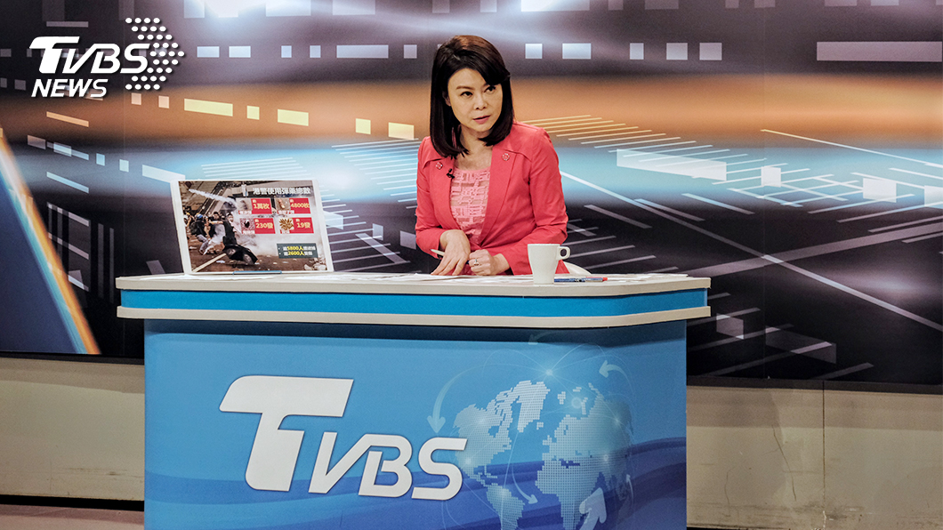 TVBS戰情室，本週由錢怡君主持，討論香港議題與台灣人民的亡國感，藍綠雙方有精彩的交鋒。(圖／TVBS)
